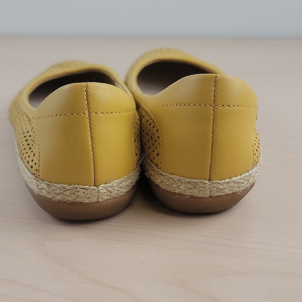 Clarks Mustard Perforated Flats - Picture 5 of 12